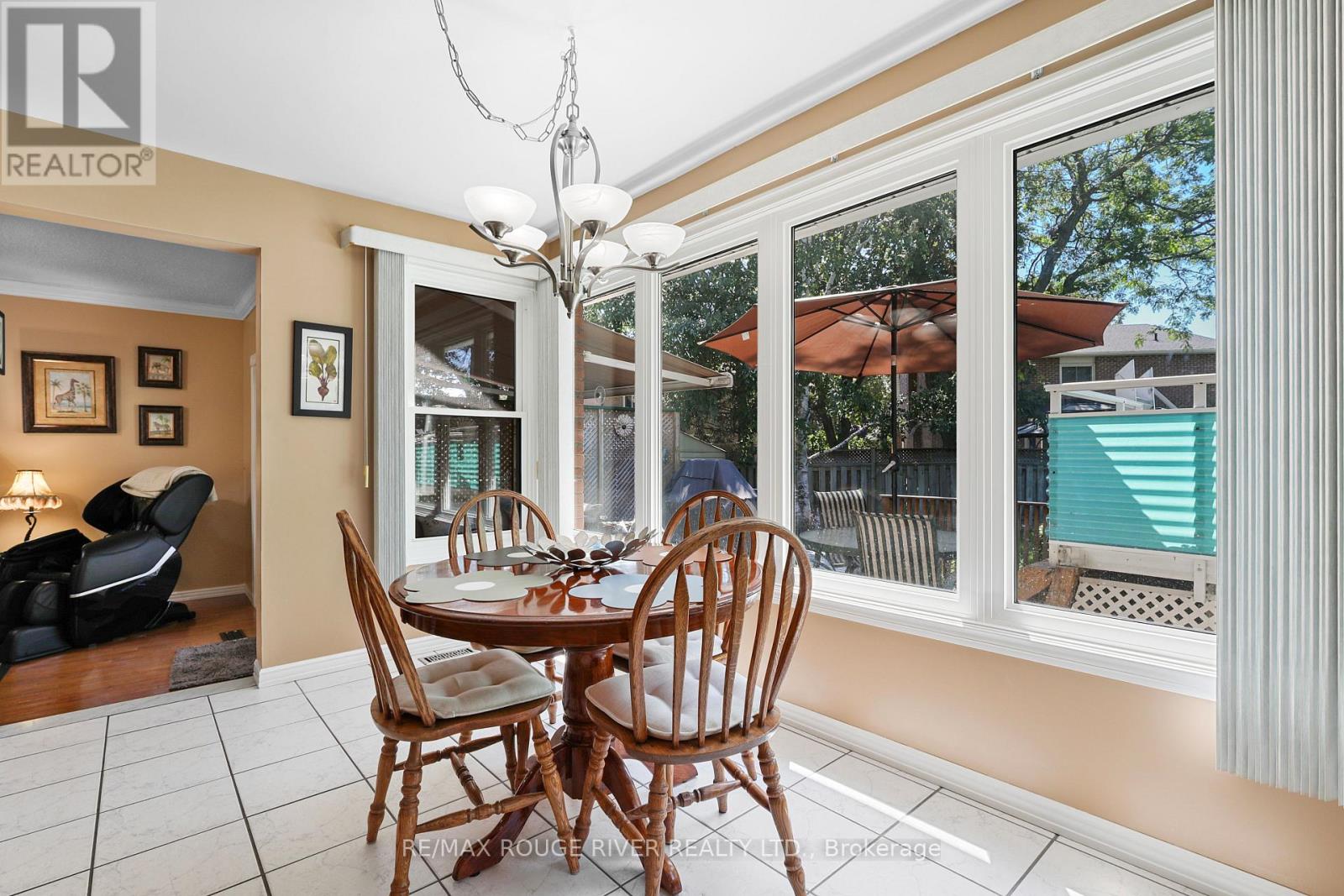 11 CANMORE BOULEVARD - 9