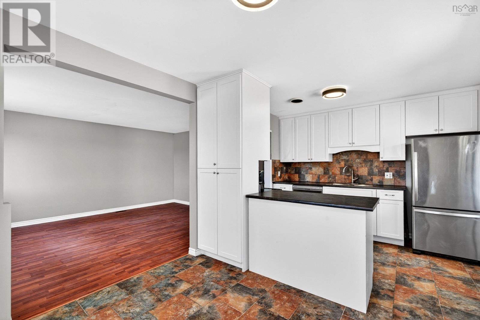 9 Kidston Road - 10