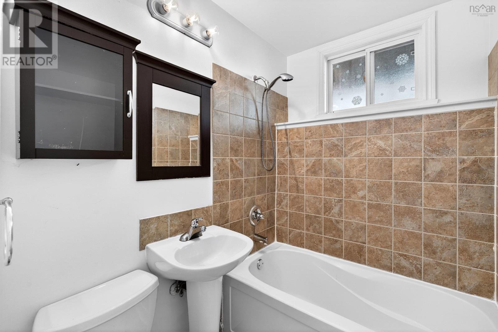 9 Kidston Road - 34
