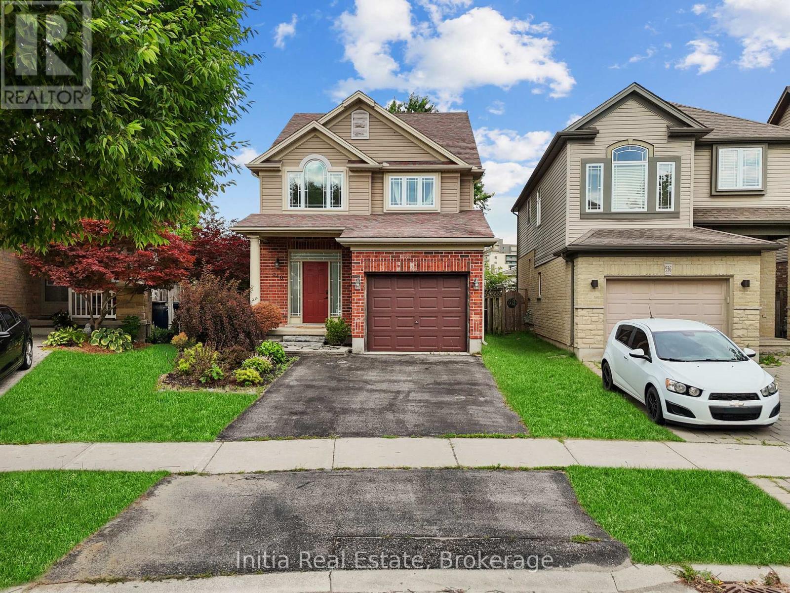 940 MAPLERIDGE STREET - 2