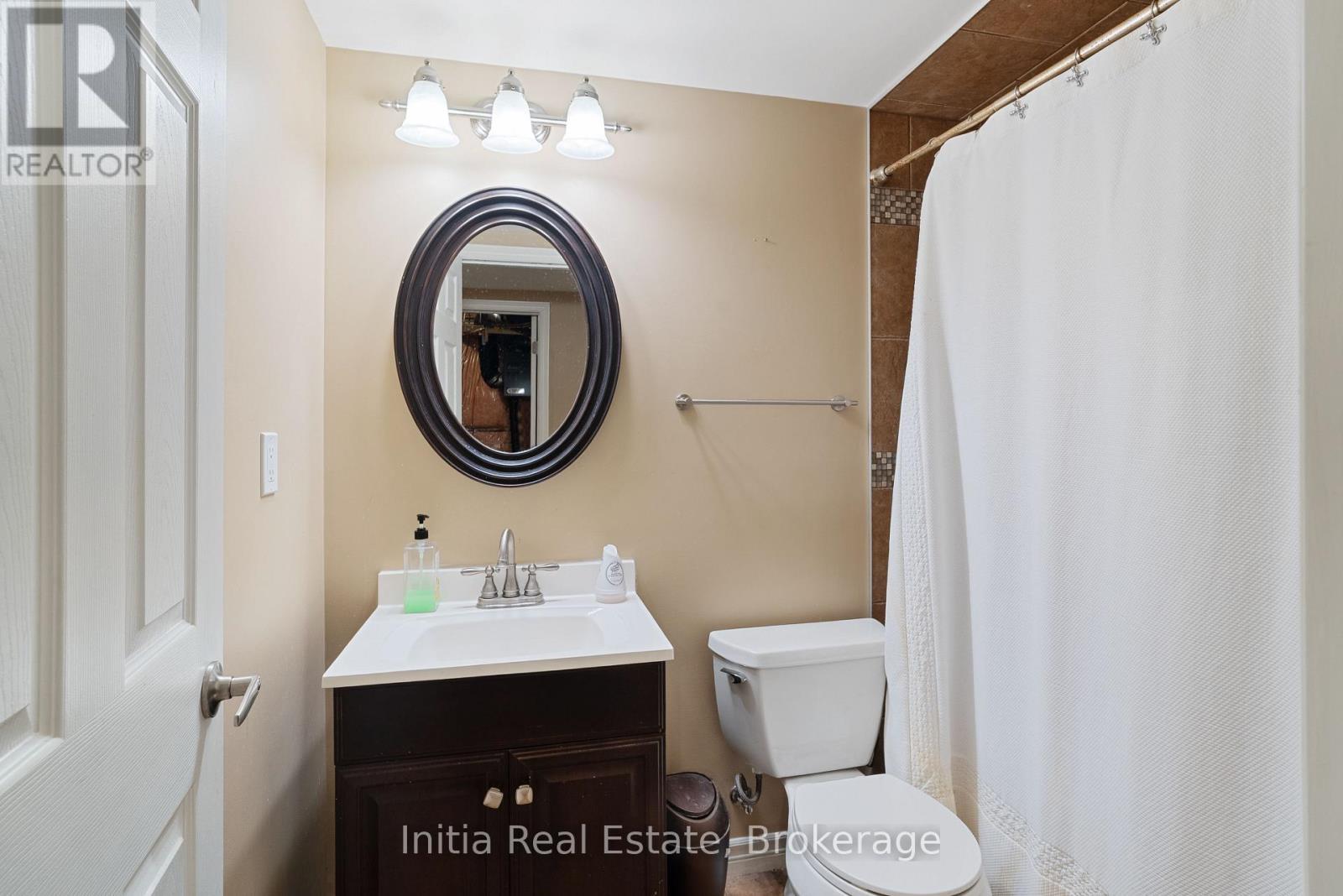 940 MAPLERIDGE STREET - Image 29