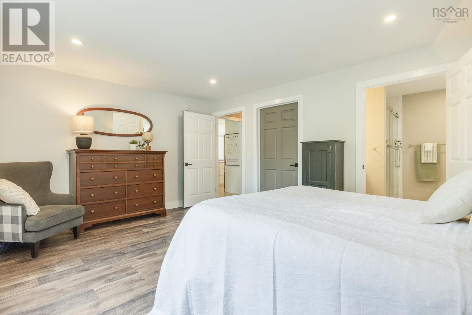 86 Pineo Street - 27