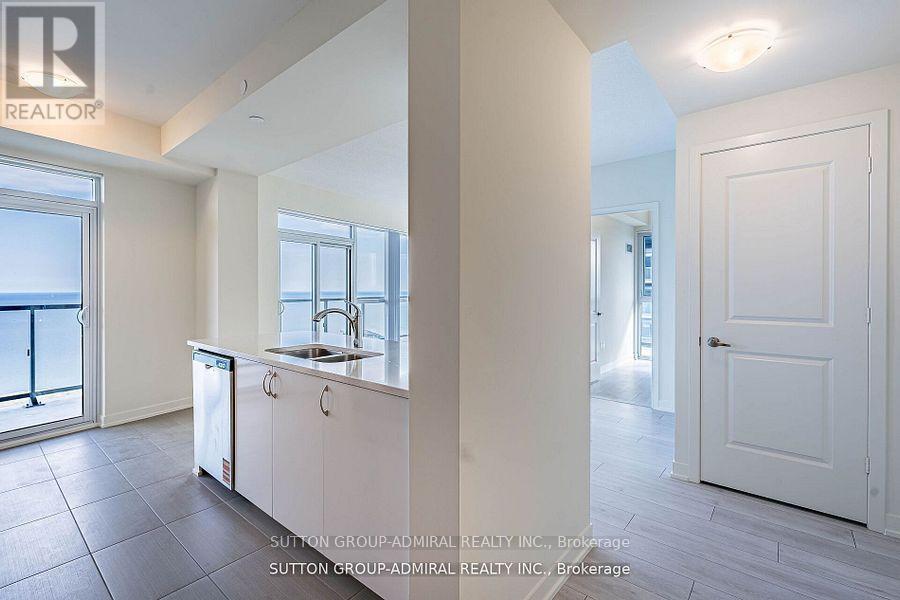 #4305 38 ANNIE CRAIG DRIVE - 7