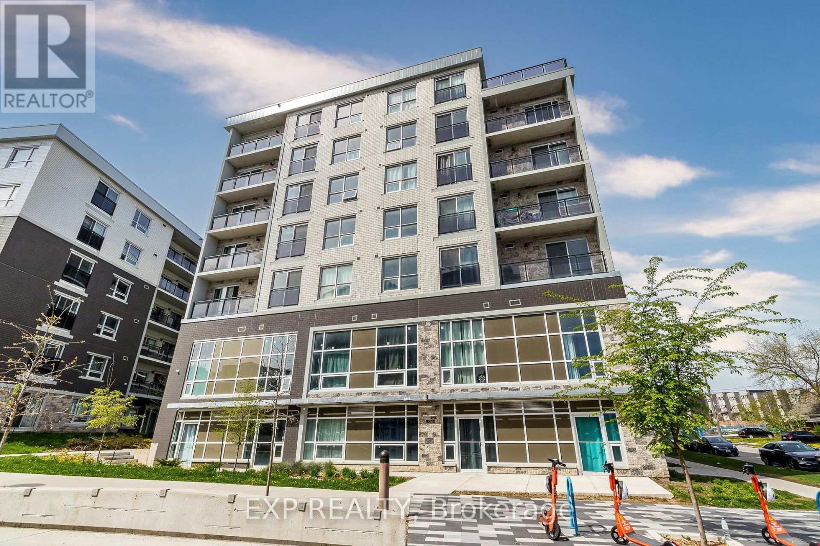 G116 - 275 LARCH STREET — photo 3