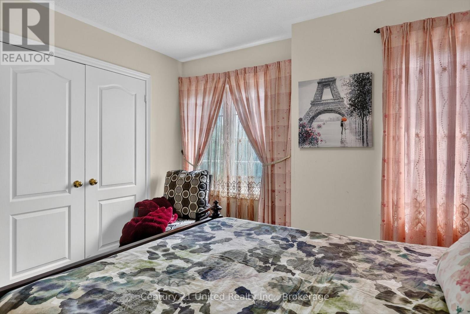 113 FARRIER CRESCENT - 26