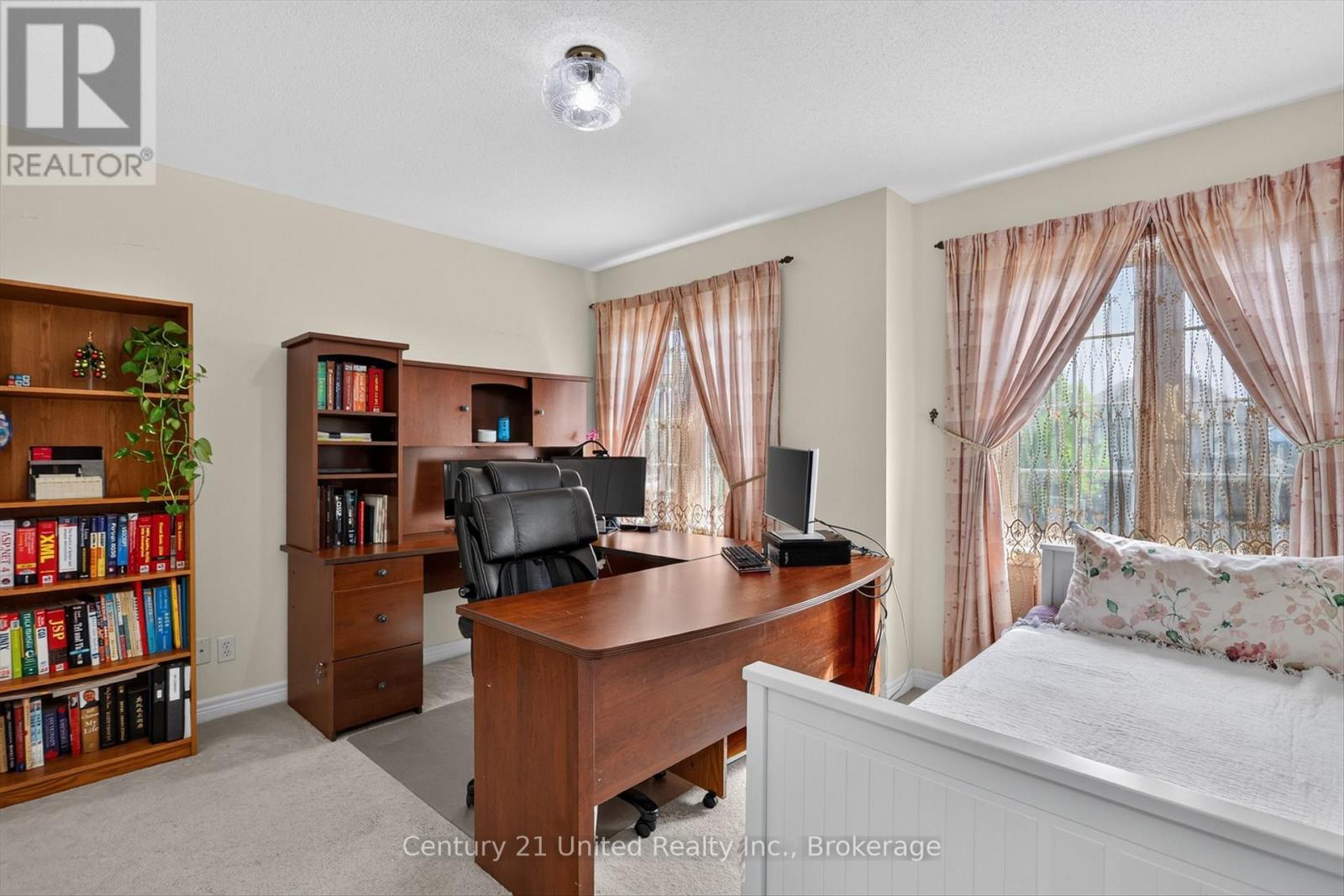 113 FARRIER CRESCENT - 27
