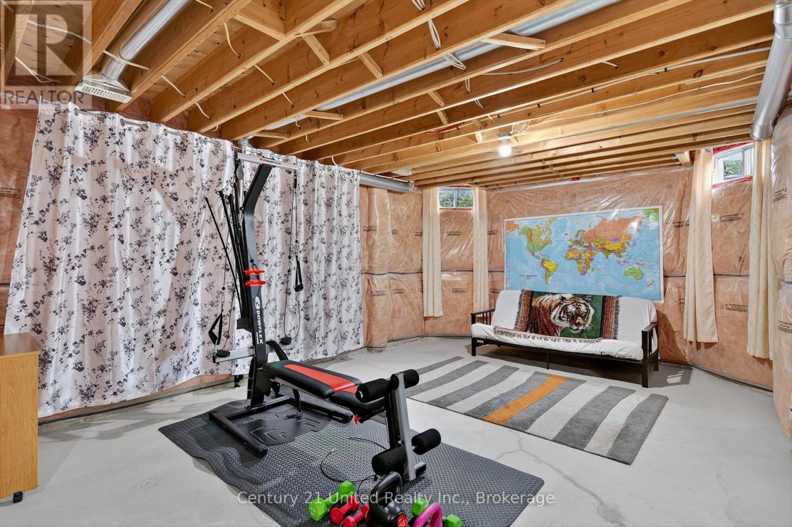 113 FARRIER CRESCENT - 32