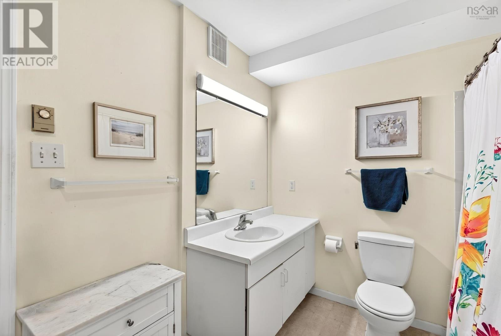 #203 80 Spinnaker Drive - 23