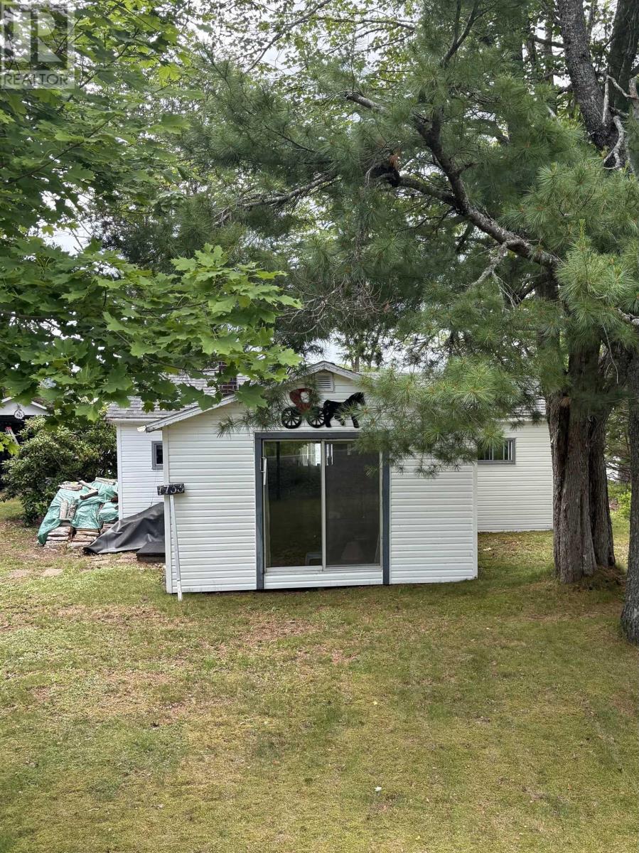 1733 Waterloo Road - 8