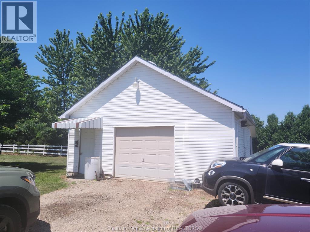 696 CAMERON ROAD - 24