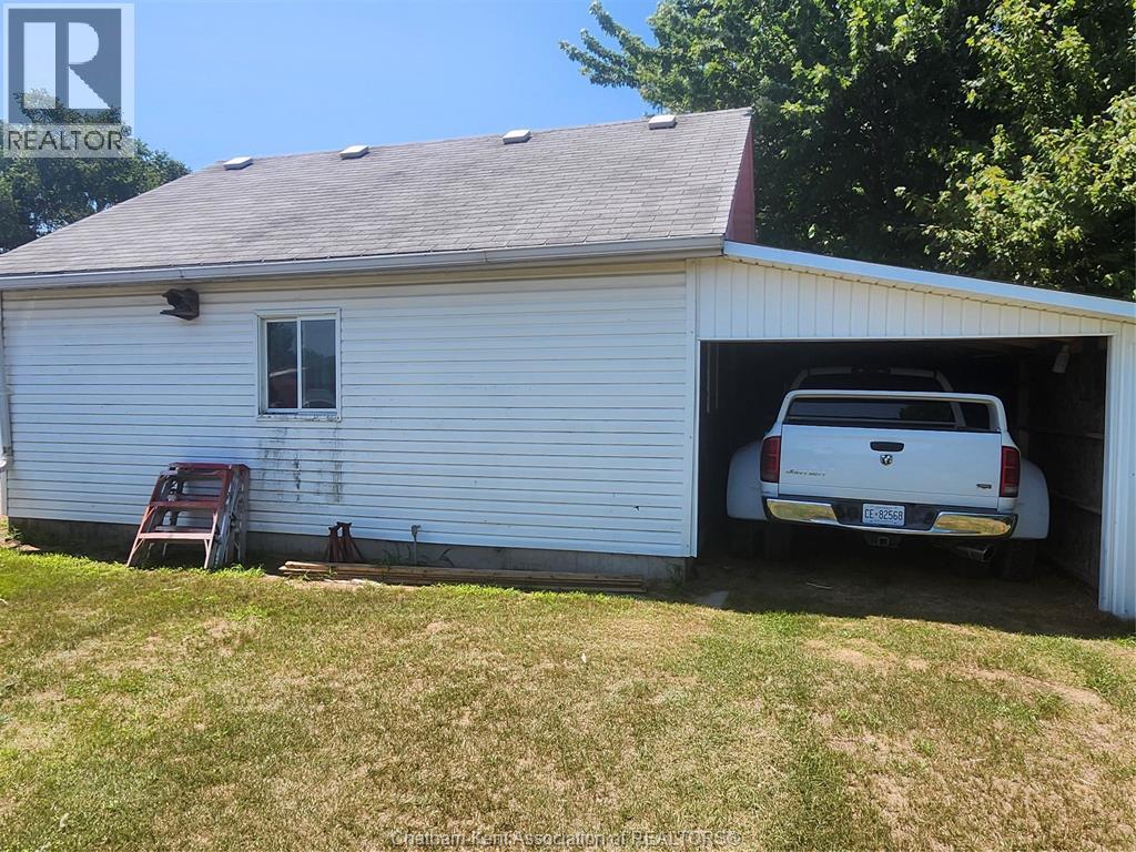 696 CAMERON ROAD - 26