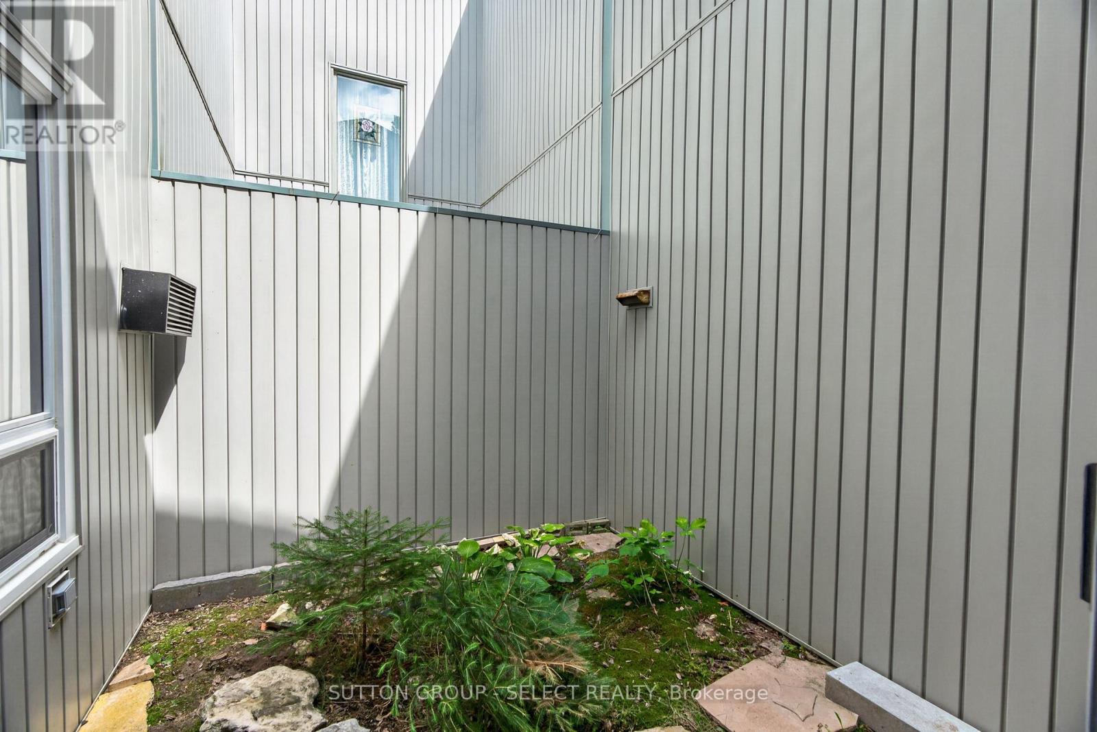 665 WOODCREST BOULEVARD - Image 9