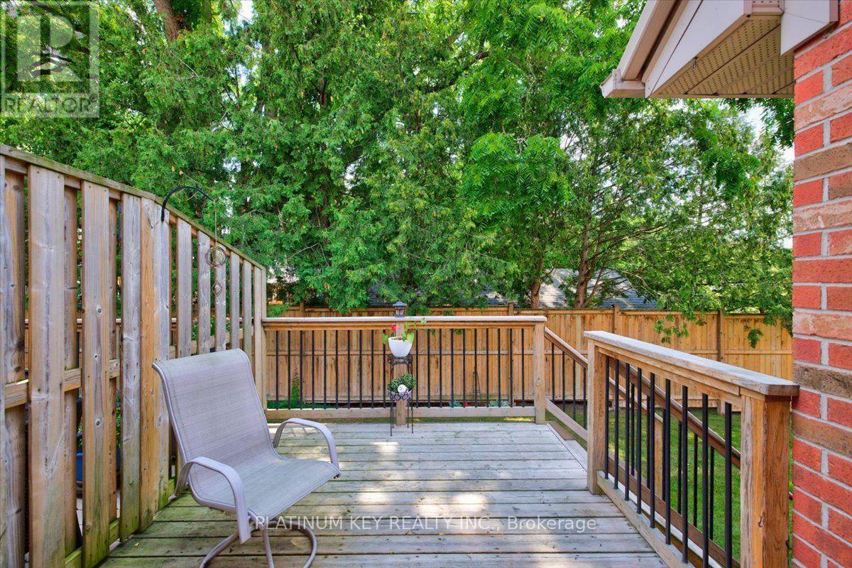 #6 307 METCALFE STREET E - 27