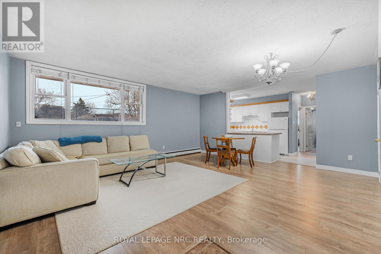 #7 454 CARLTON STREET - 3