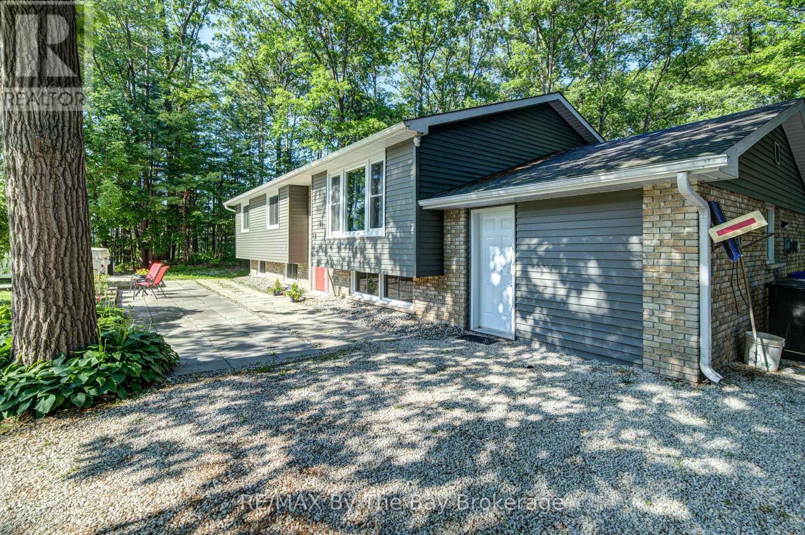 9 FREDERICK DRIVE - 3