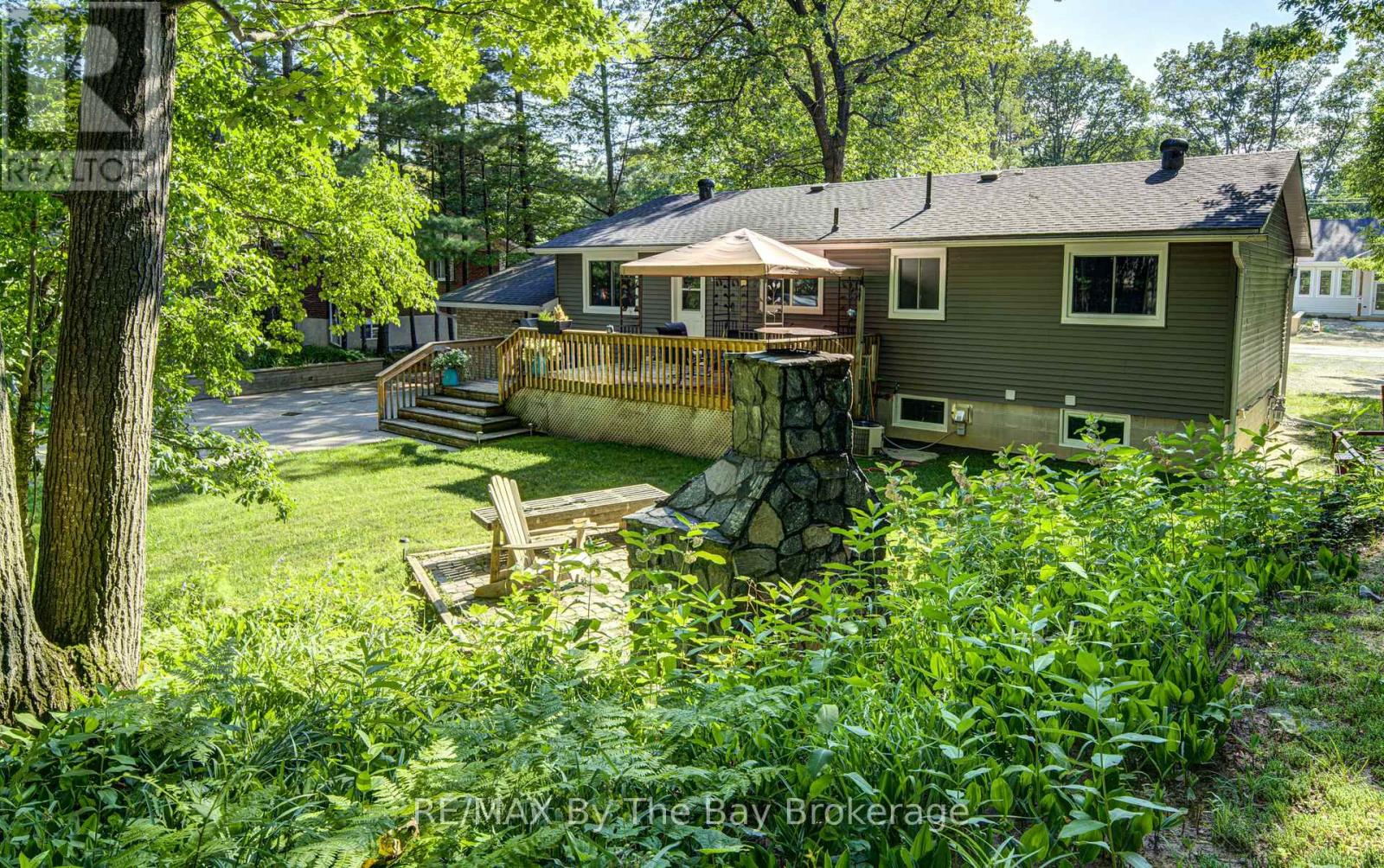 9 FREDERICK DRIVE - 32