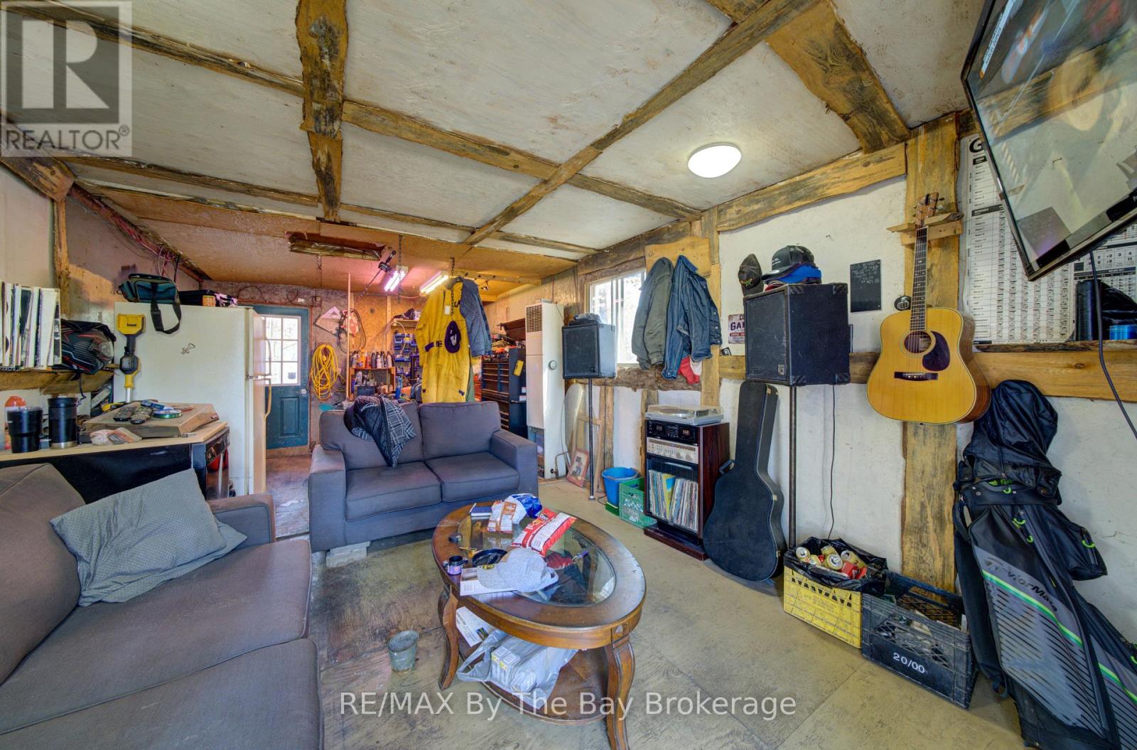 9 FREDERICK DRIVE - 27