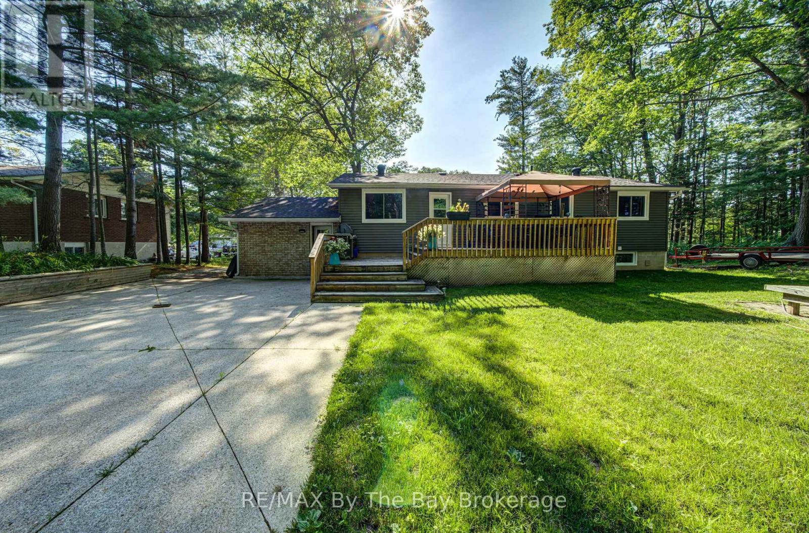 9 FREDERICK DRIVE - 28
