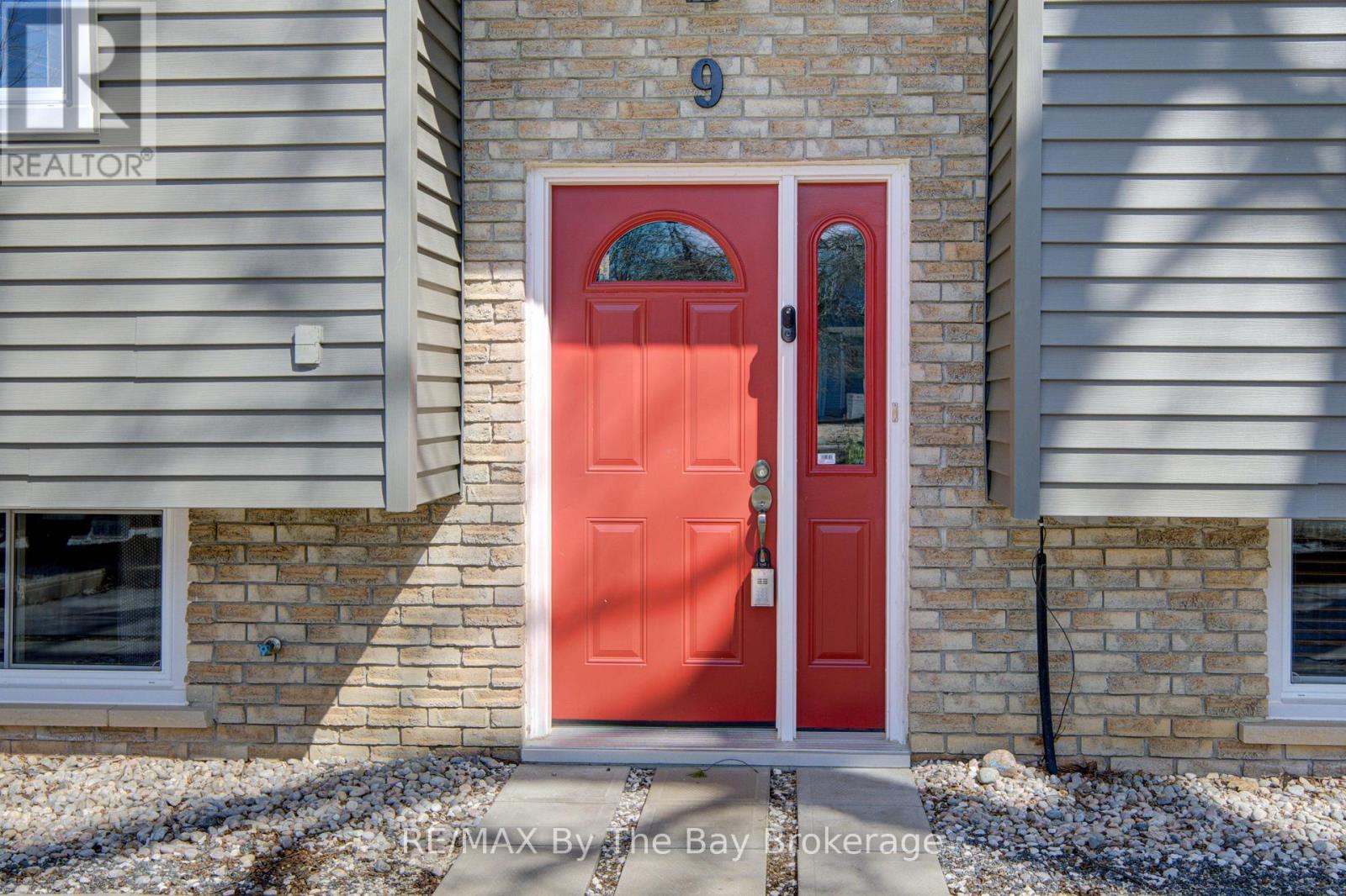9 FREDERICK DRIVE - 4