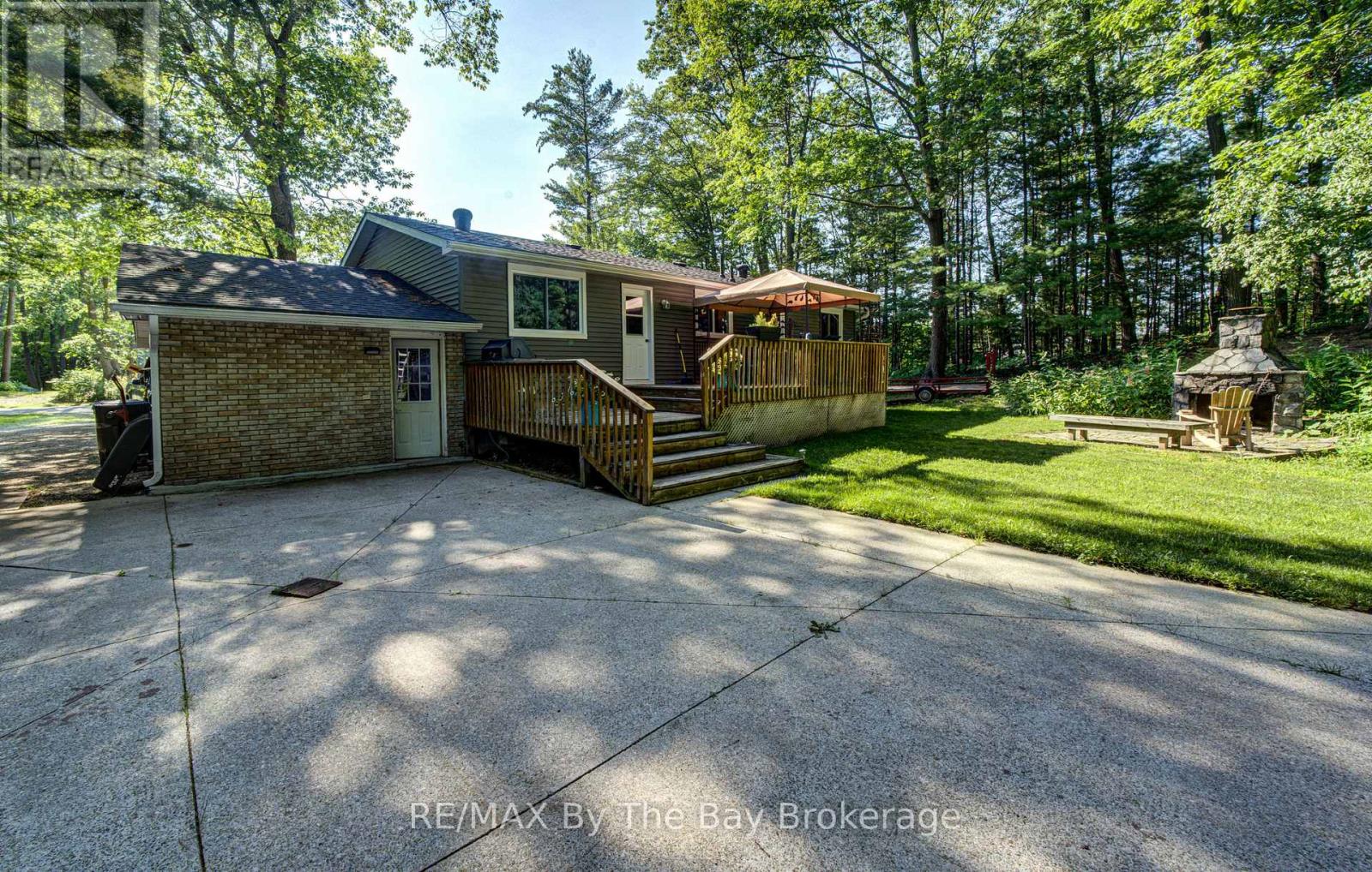 9 FREDERICK DRIVE - 30