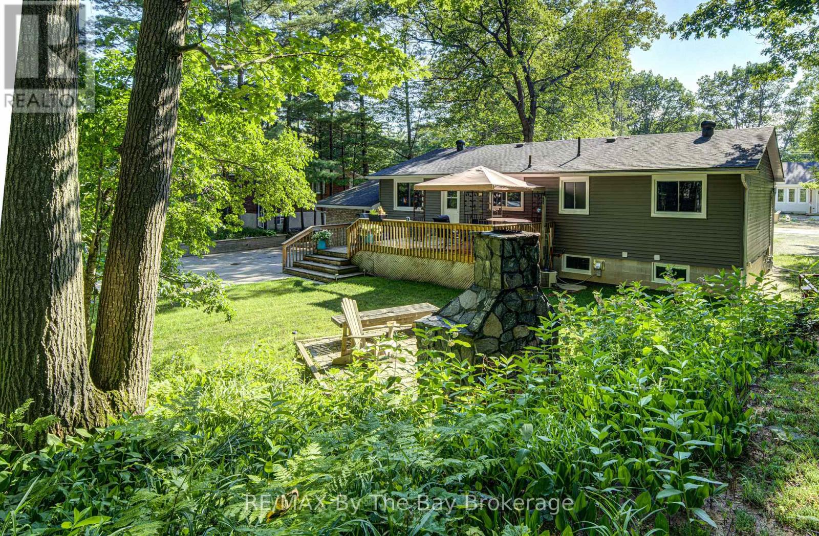 9 FREDERICK DRIVE - 31