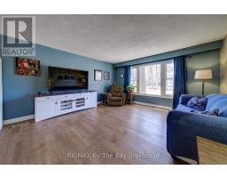 Living room - 9 Frederick Drive, Wasaga Beach, ON L9Z1P9 Photo 6