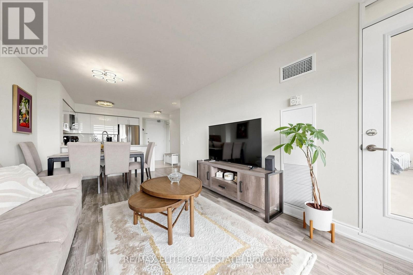 #1205 9 NORTHERN HEIGHTS DRIVE - 5