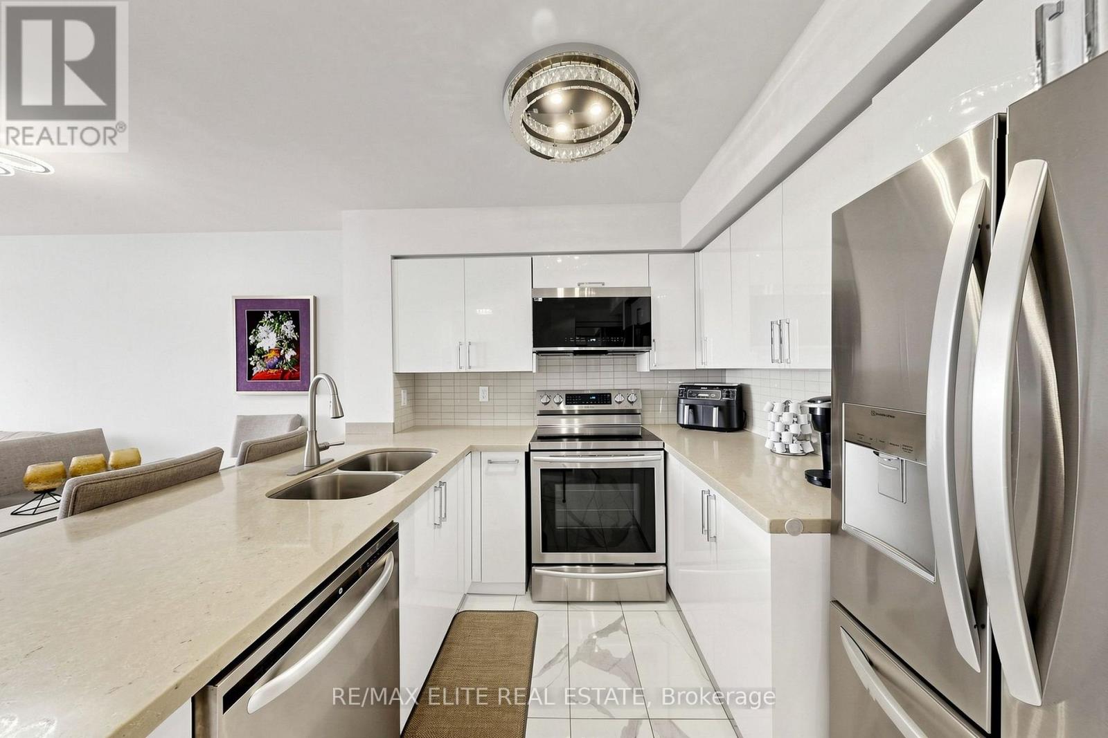 #1205 9 NORTHERN HEIGHTS DRIVE - 8