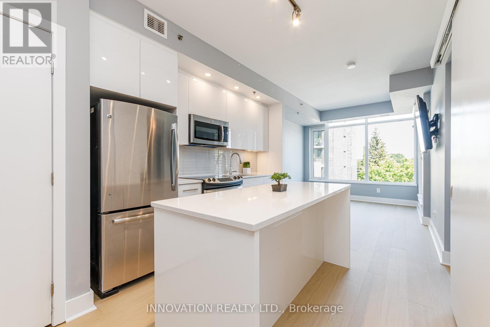 #209 88 RICHMOND ROAD - 13