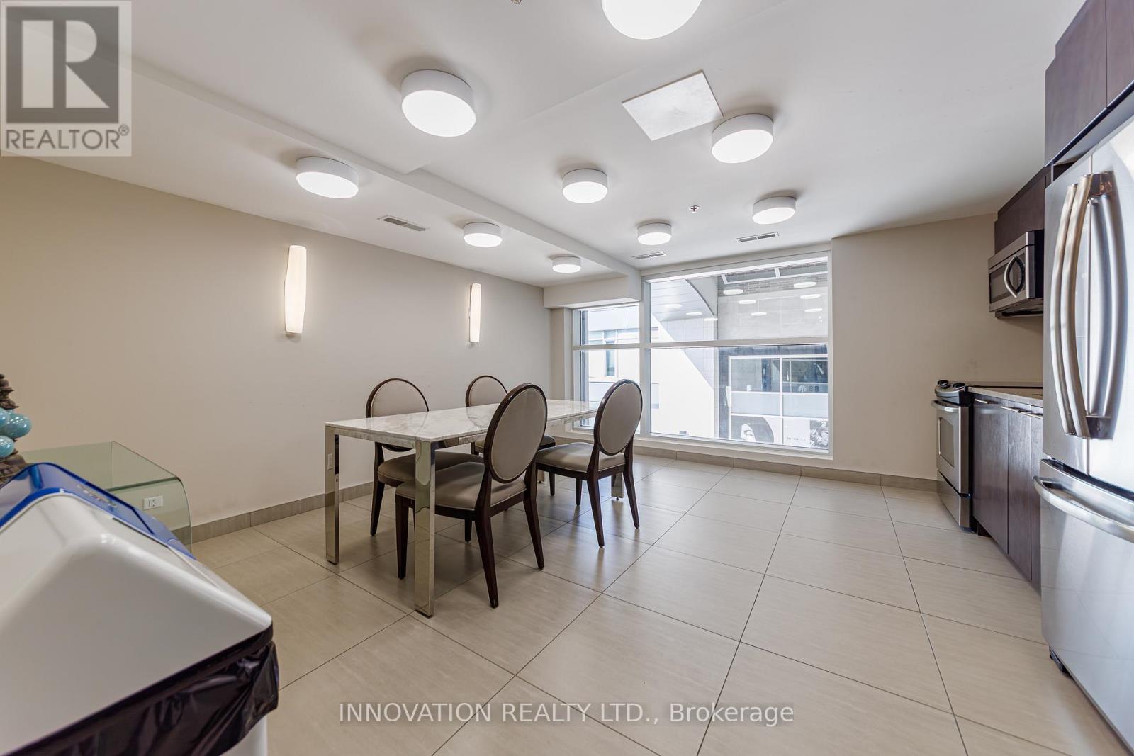 #209 88 RICHMOND ROAD - 22