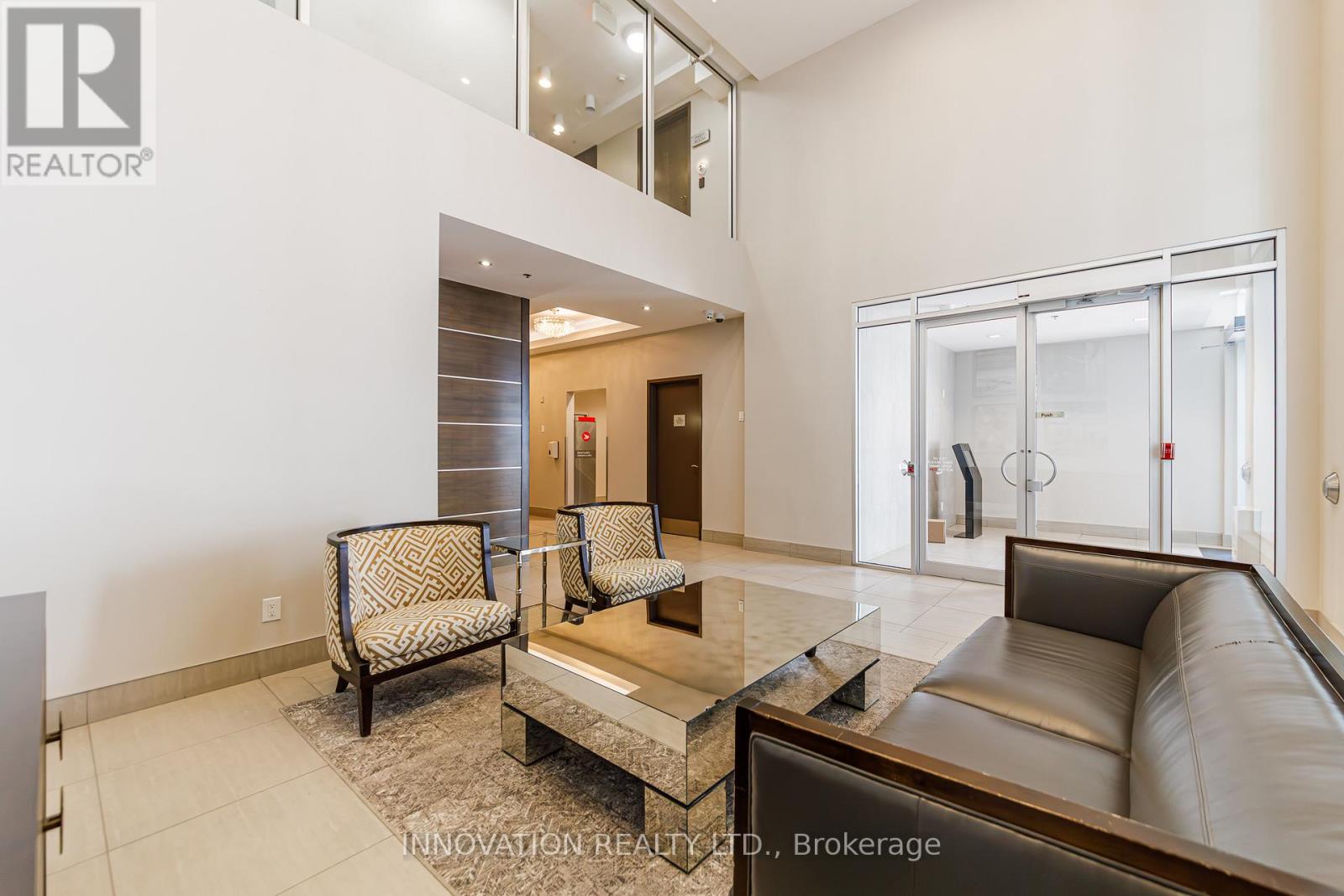 #209 88 RICHMOND ROAD - 32