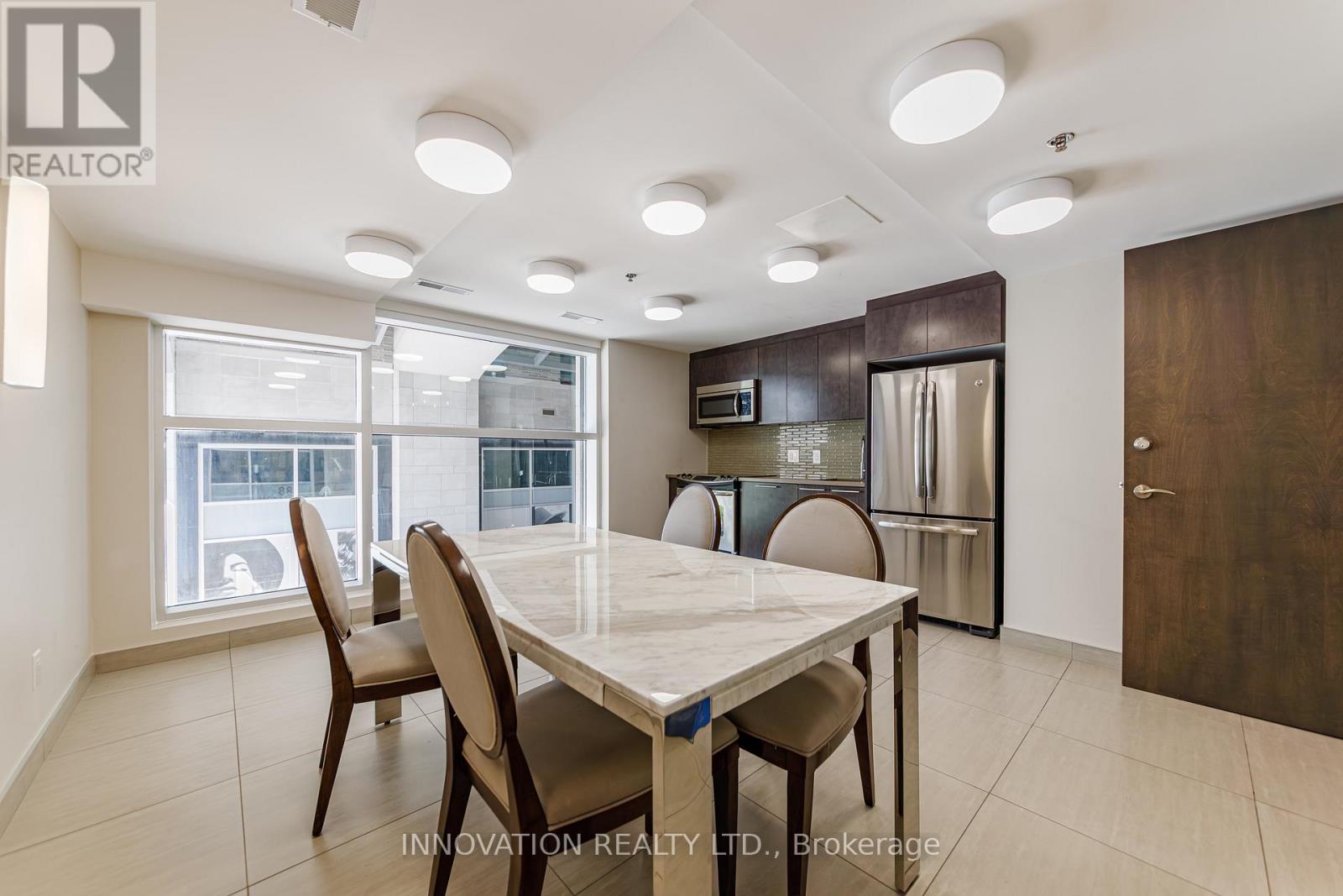 #209 88 RICHMOND ROAD - 35