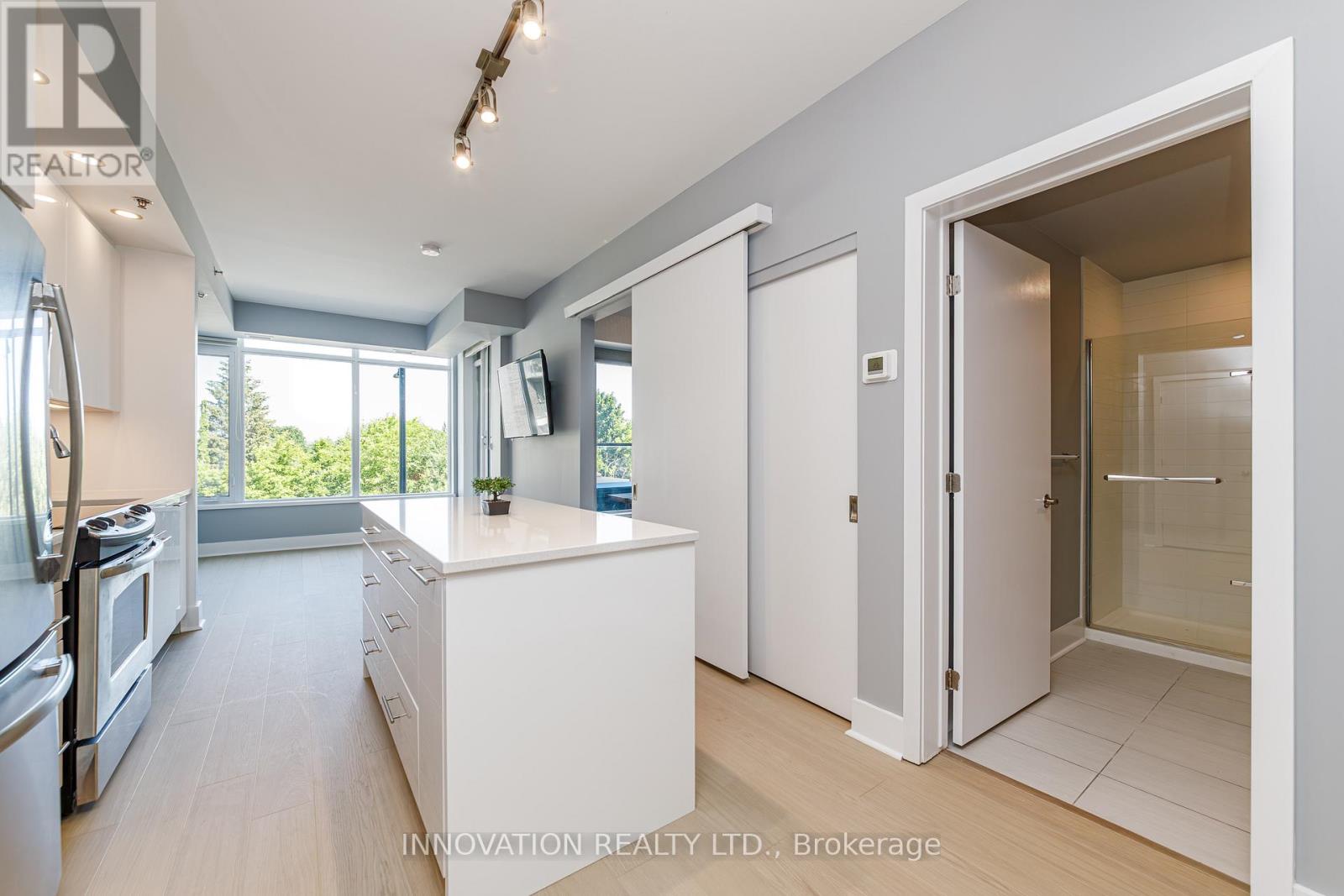 #209 88 RICHMOND ROAD - 6