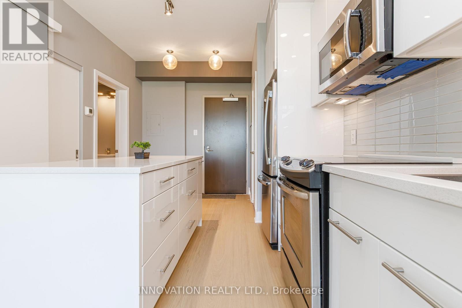 #209 88 RICHMOND ROAD - 5