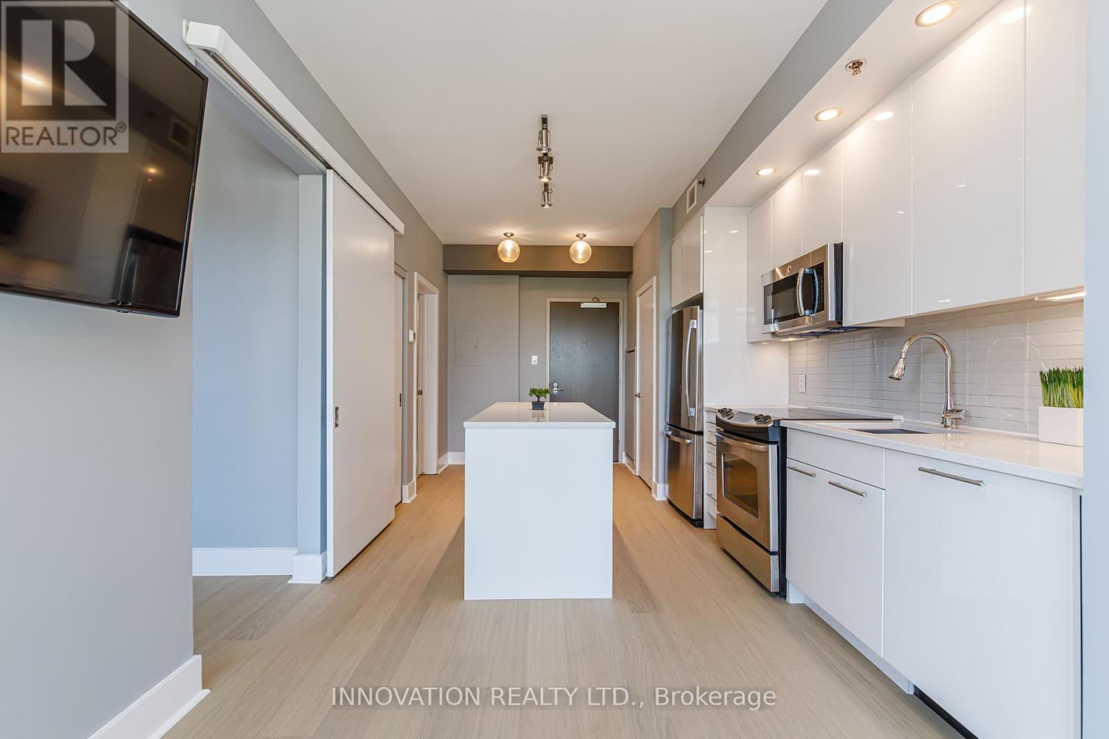 #209 88 RICHMOND ROAD - 8