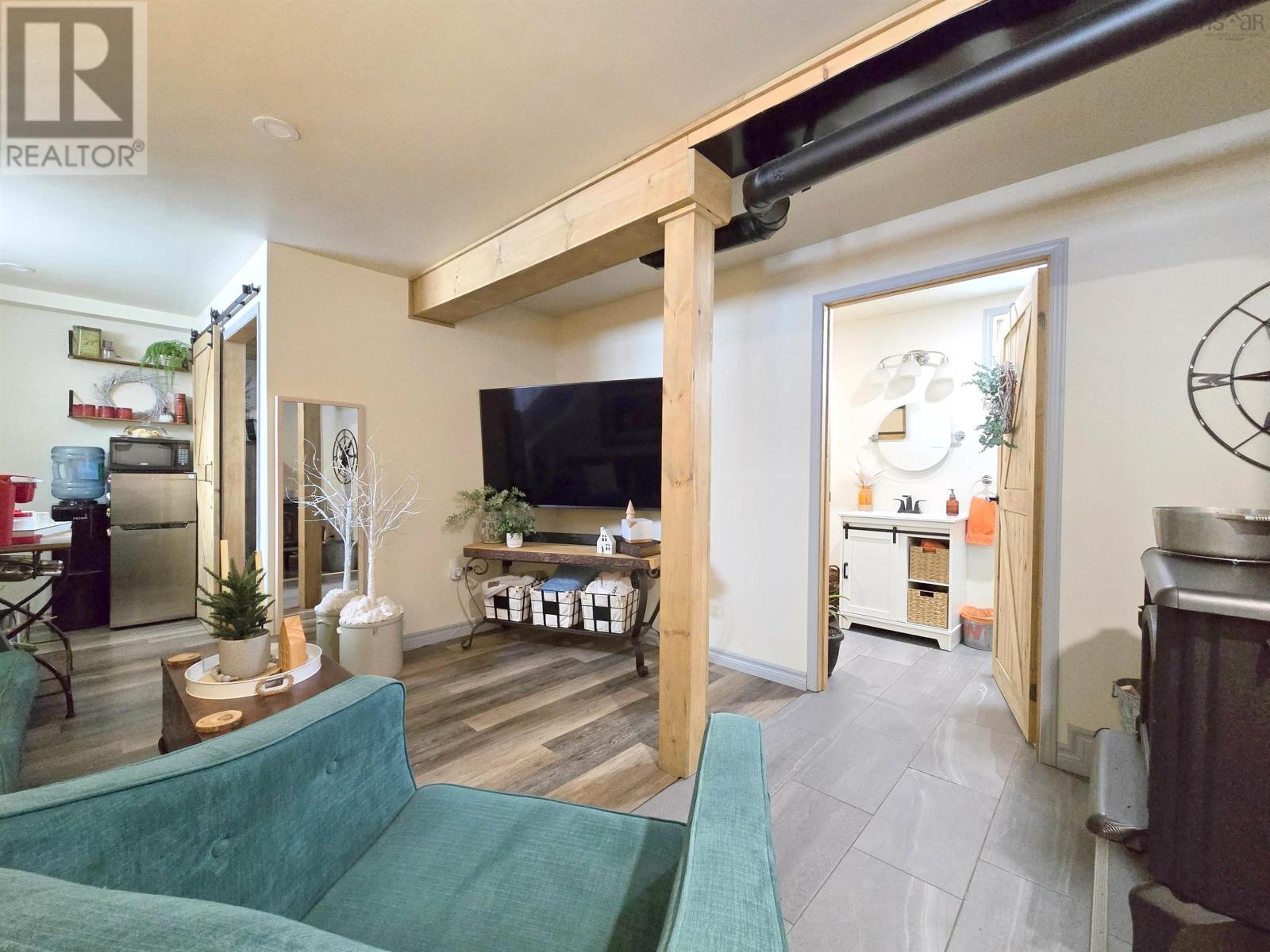 2816 Barronsfield Road - 31
