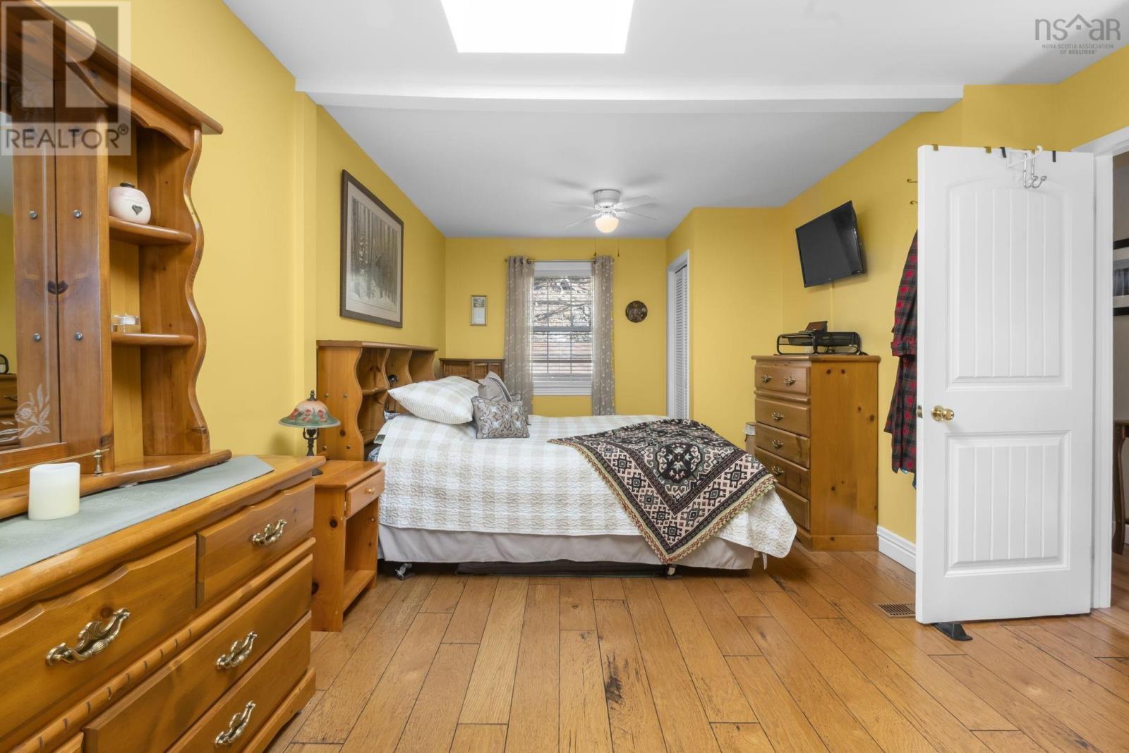 1900 Waverley Road - 14