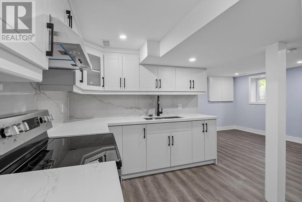 1543 Carling Crescent - 17