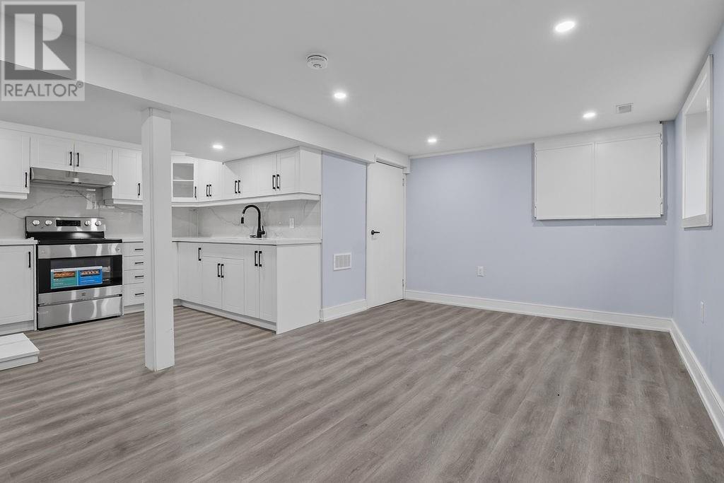 1543 Carling Crescent - 18