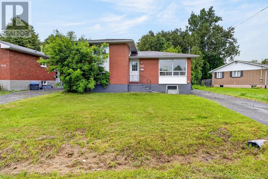 1543 Carling Crescent - 2