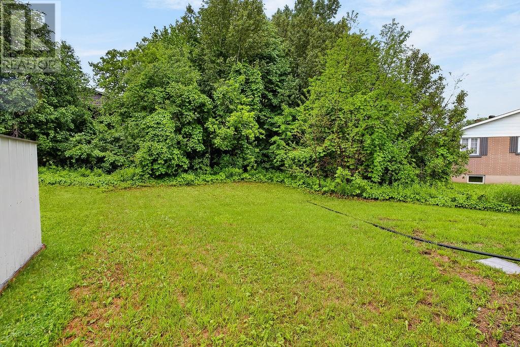 1543 Carling Crescent - 25