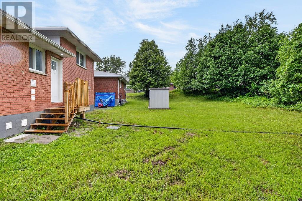 1543 Carling Crescent - 26