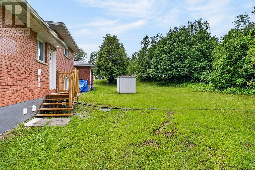 1543 Carling Crescent - 27