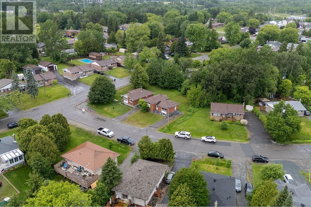 1543 Carling Crescent - 29