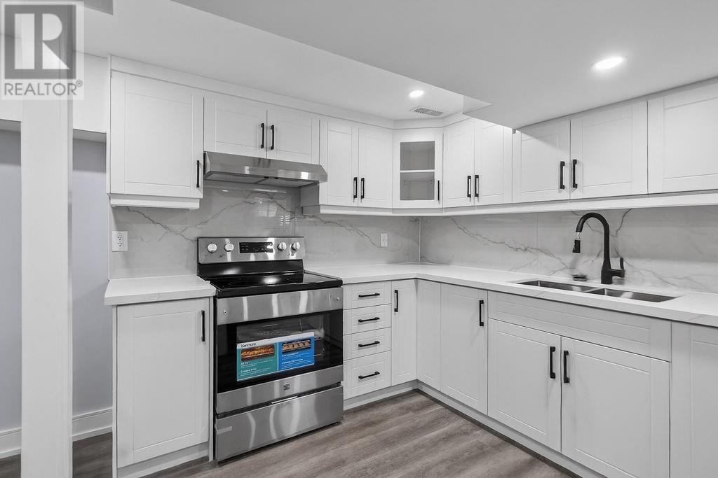 1543 Carling Crescent - 3