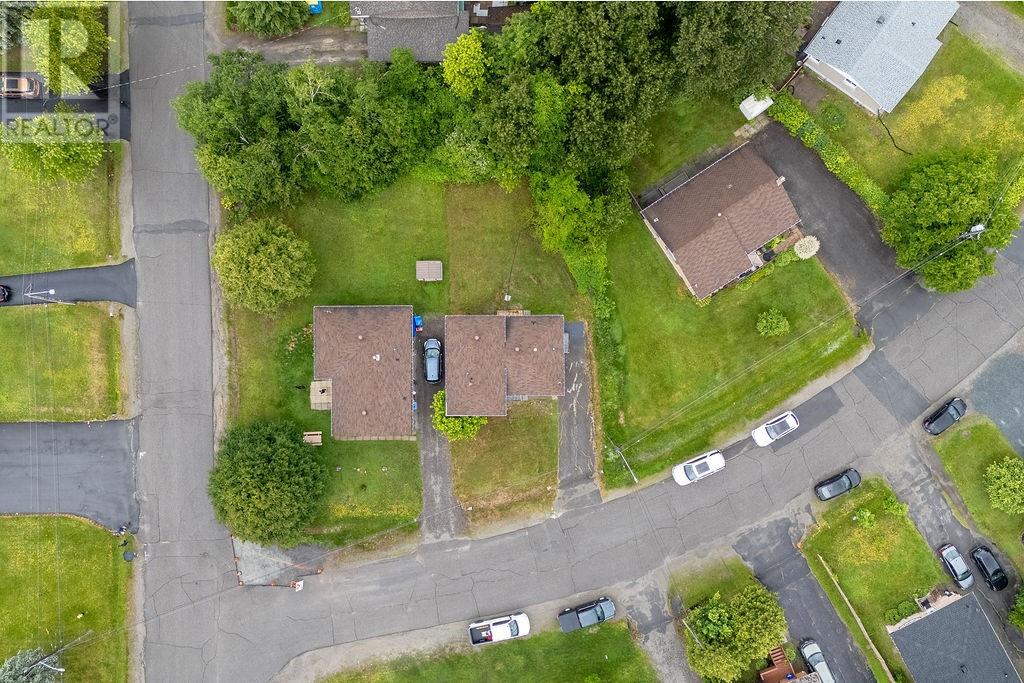 1543 Carling Crescent - 30