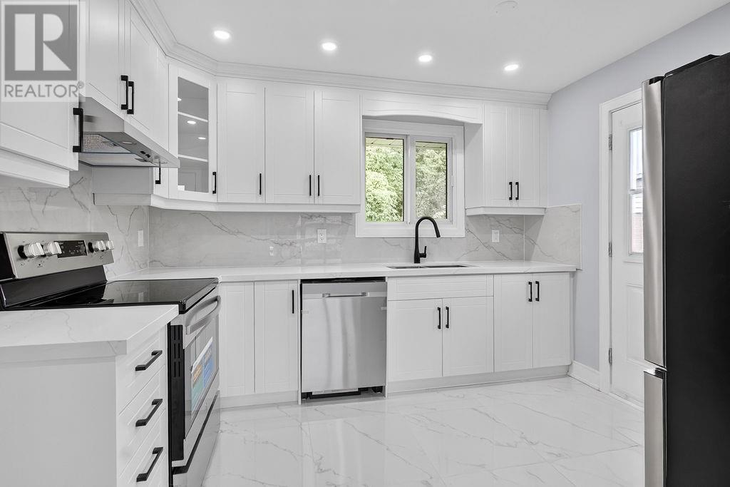1543 Carling Crescent - 5