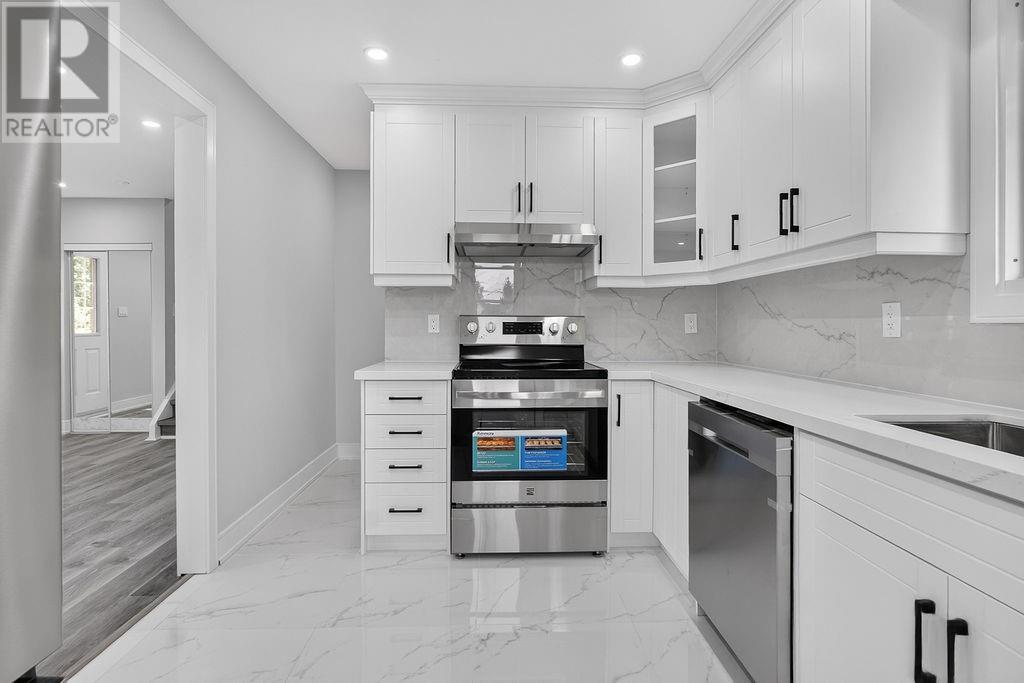 1543 Carling Crescent - 6