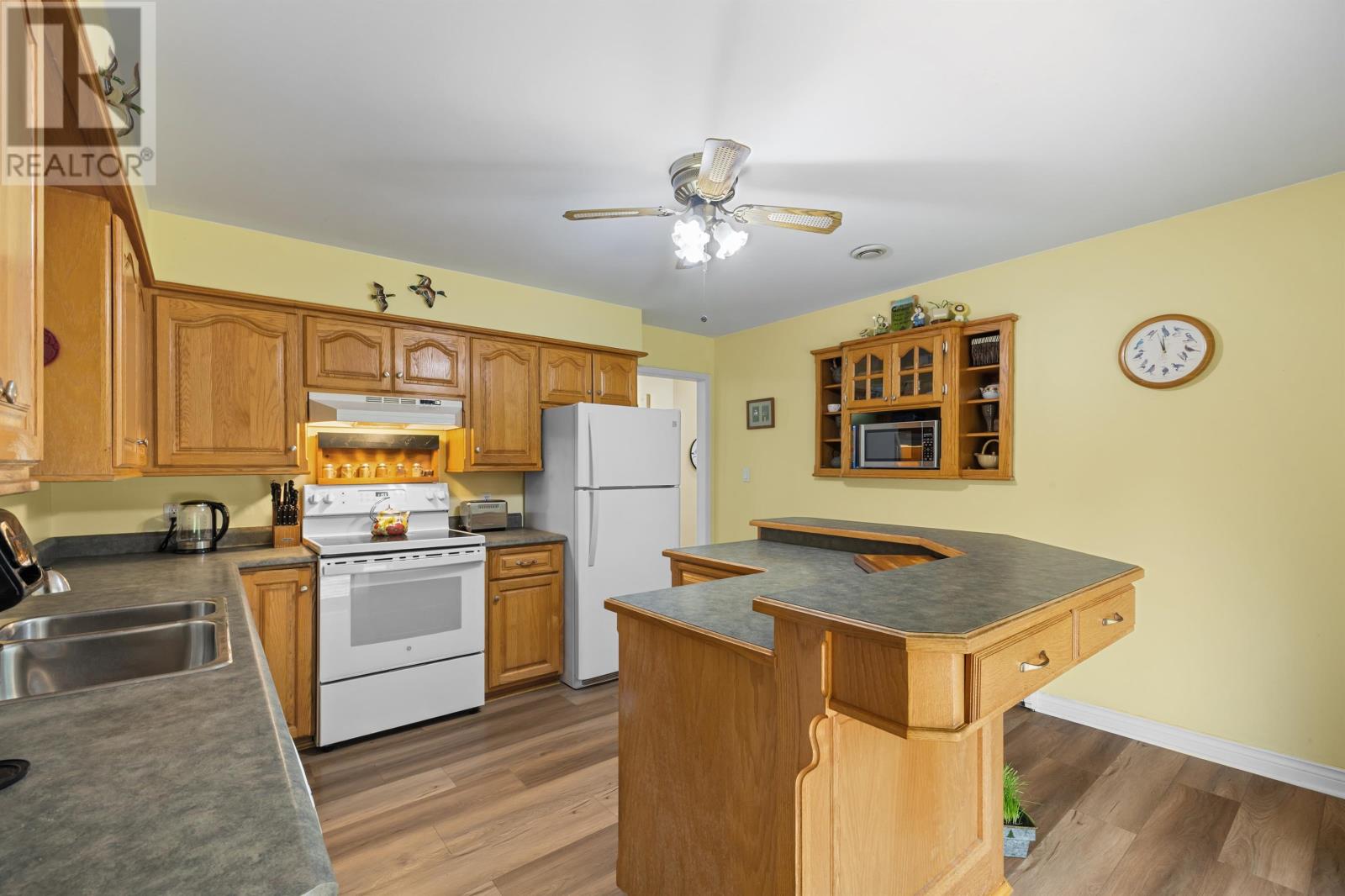 3 Pamwayne Drive - 21