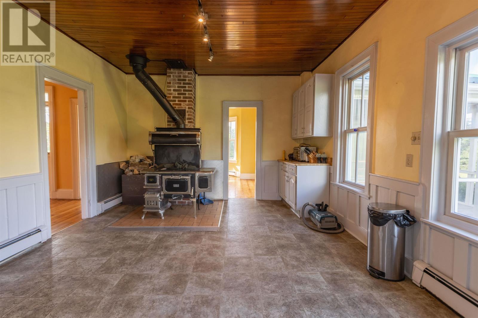 205 Pinette Road - Image 15